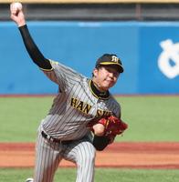 　先発し、投げ込む才木（撮影・田中太一）