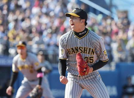 　５回、西川を空振り三振に斬り、雄たけびを上げる才木（撮影・金田祐二）