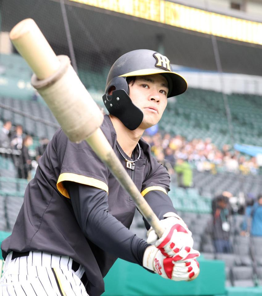 　打撃練習に備える中野（撮影・中田匡峻）