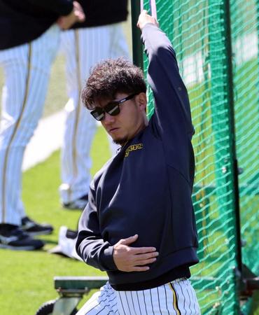 　アップする伊藤将（撮影・山口登）