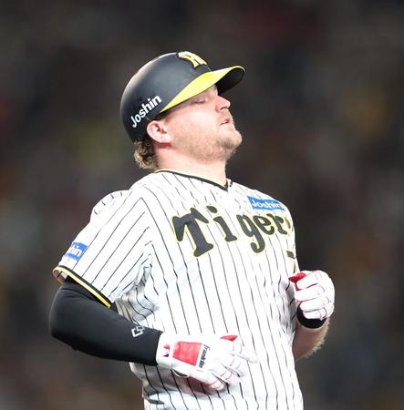 　３回、先制のチャンスで遊ゴロに倒れたノイジー（撮影・中田匡峻）