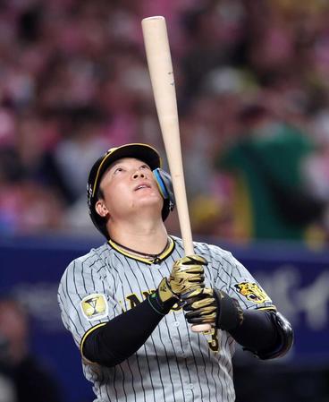 　４回、一邪飛に倒れる大山