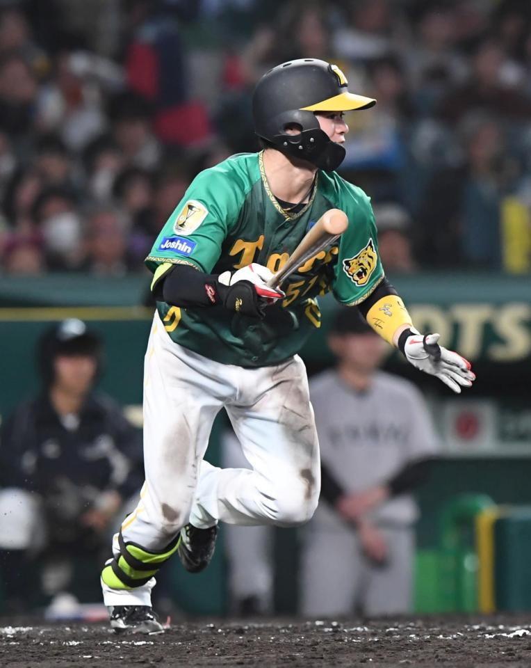 　３回、安打を放つ中野（撮影・石井剣太郎）