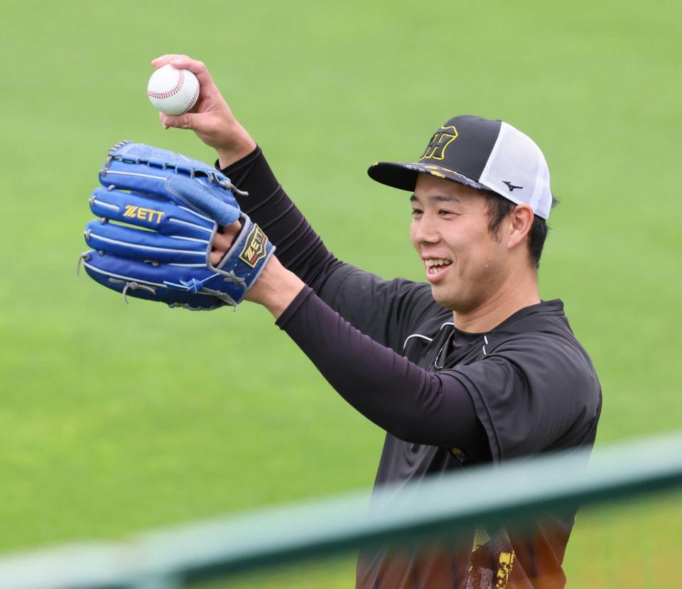 　登板へ向けて調整する青柳（撮影・立川洋一郎）