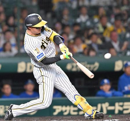 　３回、ソロを放つ森下（撮影・北村雅宏）