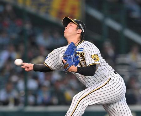 　力投する青柳（撮影・北村雅宏）