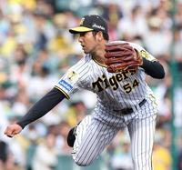 　６回から２番手で登板した加治屋（撮影・中田匡峻）