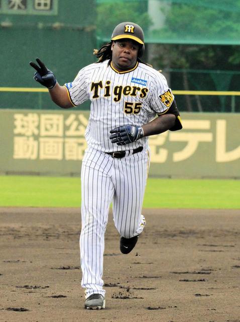 阪神・ミエセスが1号V3ラン 実戦復帰から約1週間、ヒヤリ死球も