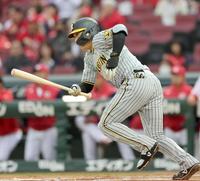 　１回、適時打を放つ大山（撮影・田中太一）