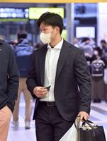 　東京へ移動する森下（撮影・立川洋一郎）