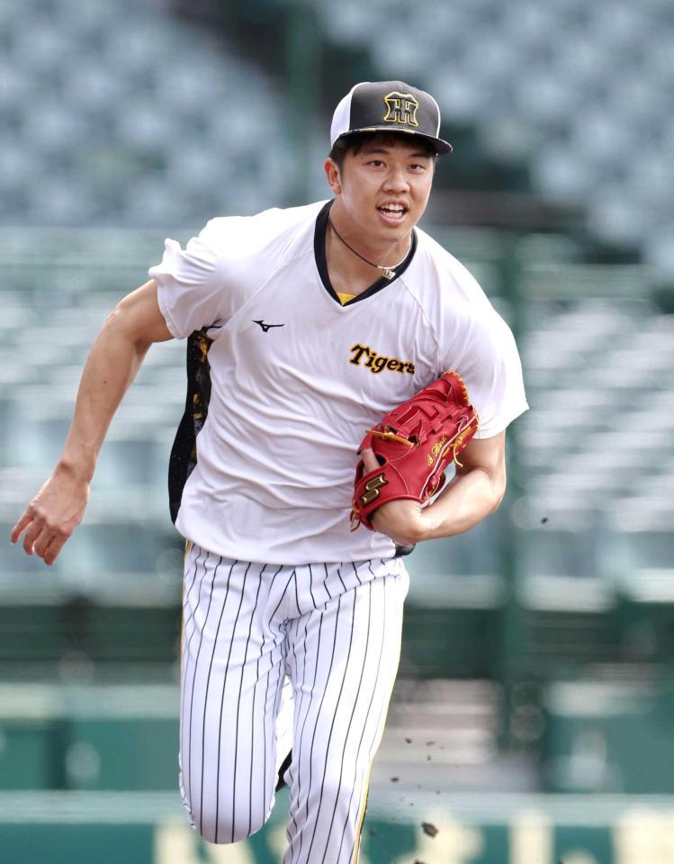 　ベースカバーに走る才木