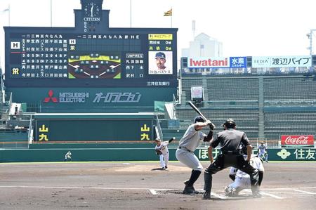 　久しぶりの甲子園で先発し、投球する高橋（撮影・北村雅宏）