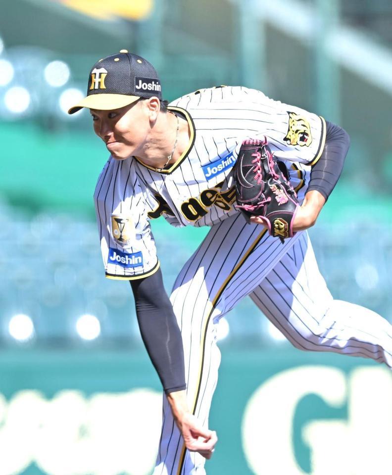 　力投する湯浅（撮影・石井剣太郎）