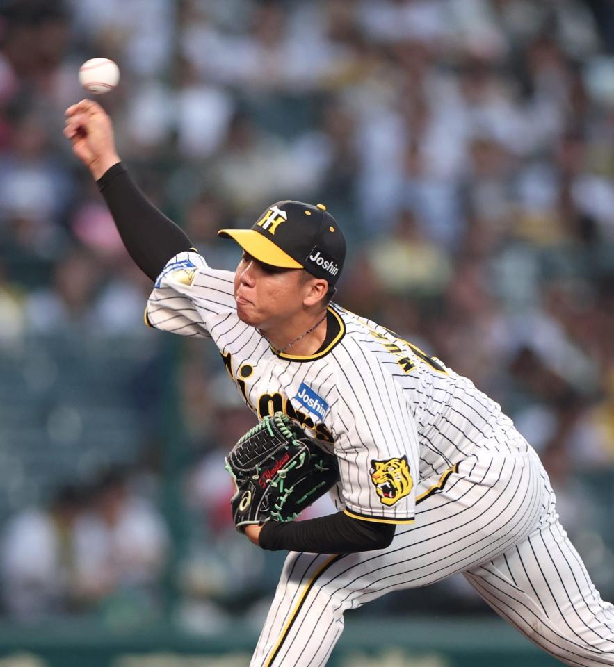 　力投する先発投手の村上（撮影・中田匡峻）