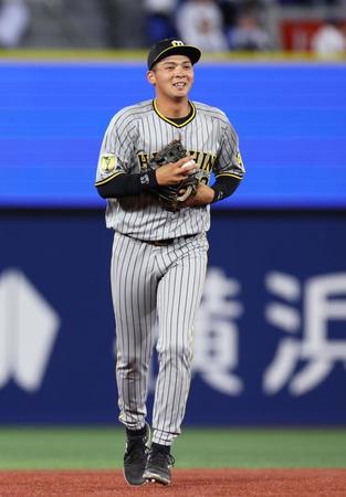 【写真】珍事　交代のタイミング勘違い　島本が乗ったリリーフカ－登場、慌てて引き返す