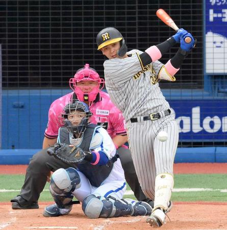 　３回、中前打を放つ井上