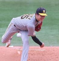 　ＤｅＮＡ打線を相手に力投する才木＝１２日