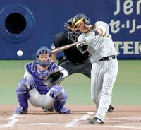 　２回、中前打を放つ渡辺（撮影・山口登）