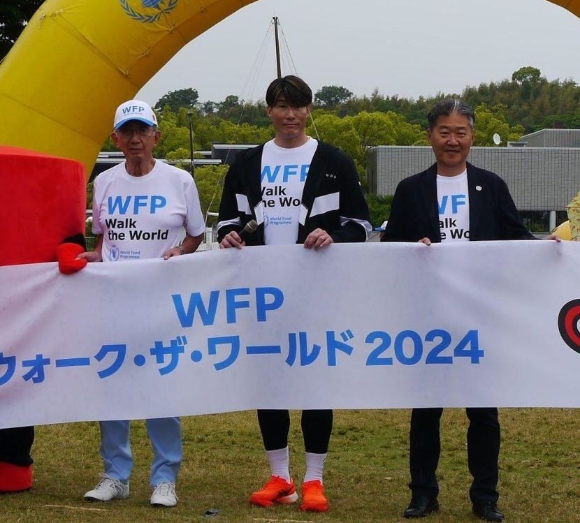 　イベントを盛り上げた糸井嘉男氏（中央）