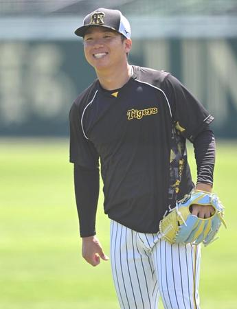 　キャッチボールする村上（撮影・石井剣太郎）