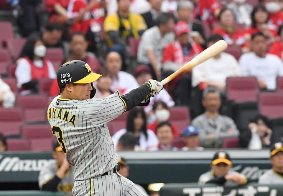 　１回、左前タイムリーを放った大山（撮影・市尻達拡）