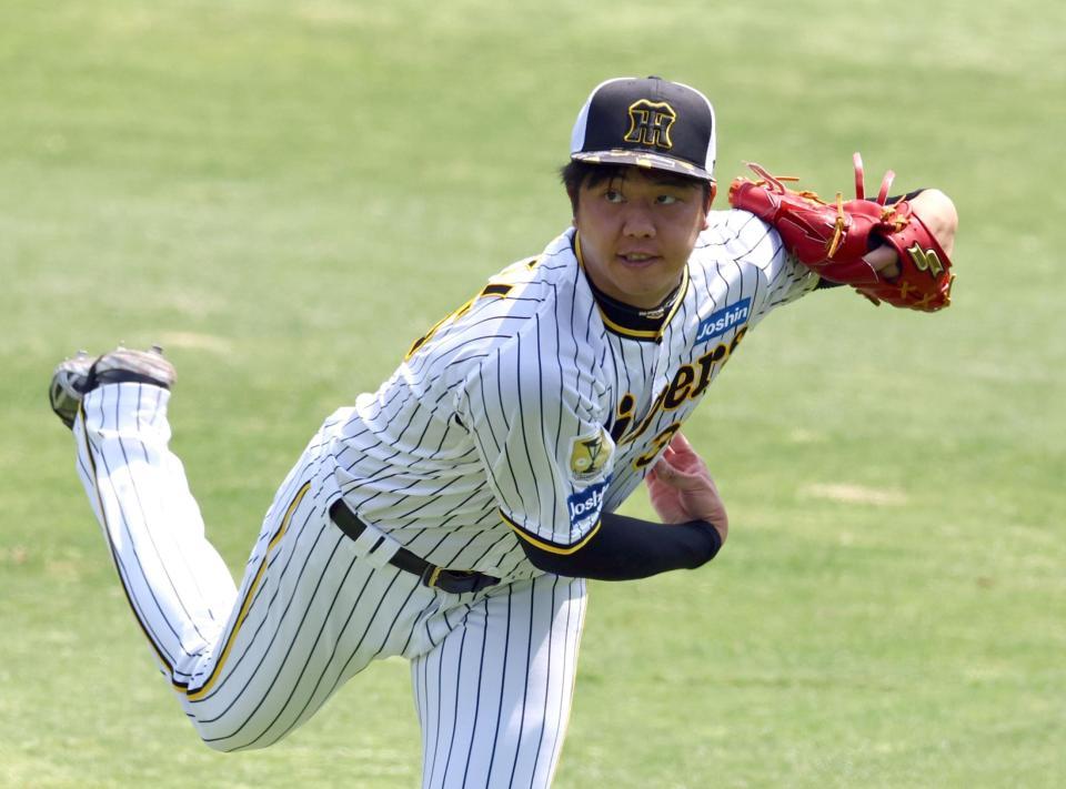 　キャッチボールする才木（撮影・山口登）