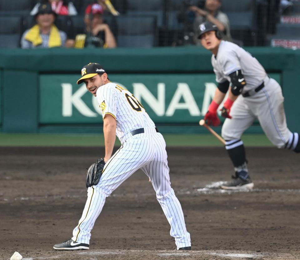 　９回、岡本和に同点ソロを打たれるゲラ（撮影・飯室逸平）