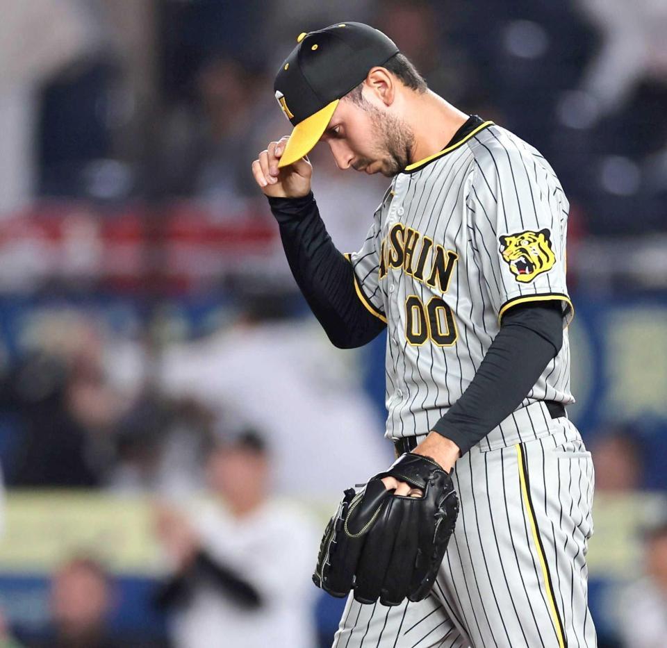 　９回、同点犠飛を打たれ、うなだれるゲラ