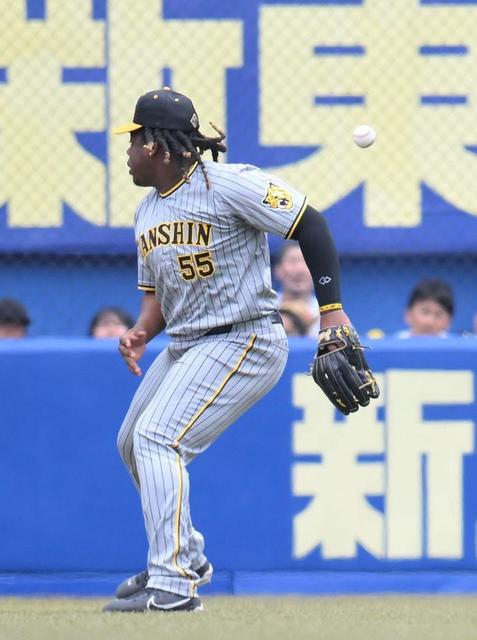 今季初先発の阪神・ミエセスがまさかの後逸 左前打が…ロッテ・高部は