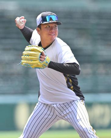 　ハツラツと練習に励む村上（撮影・北村雅宏）