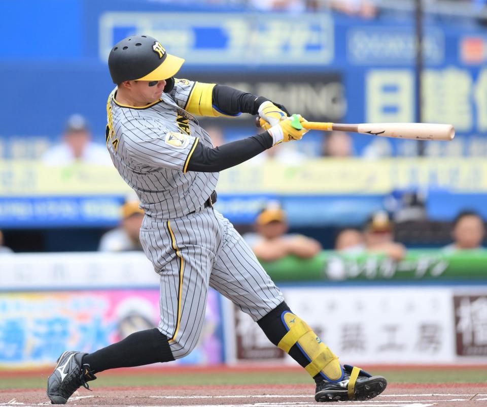 　１回、先頭打者本塁打を放つ森下（撮影・伊藤笙子）