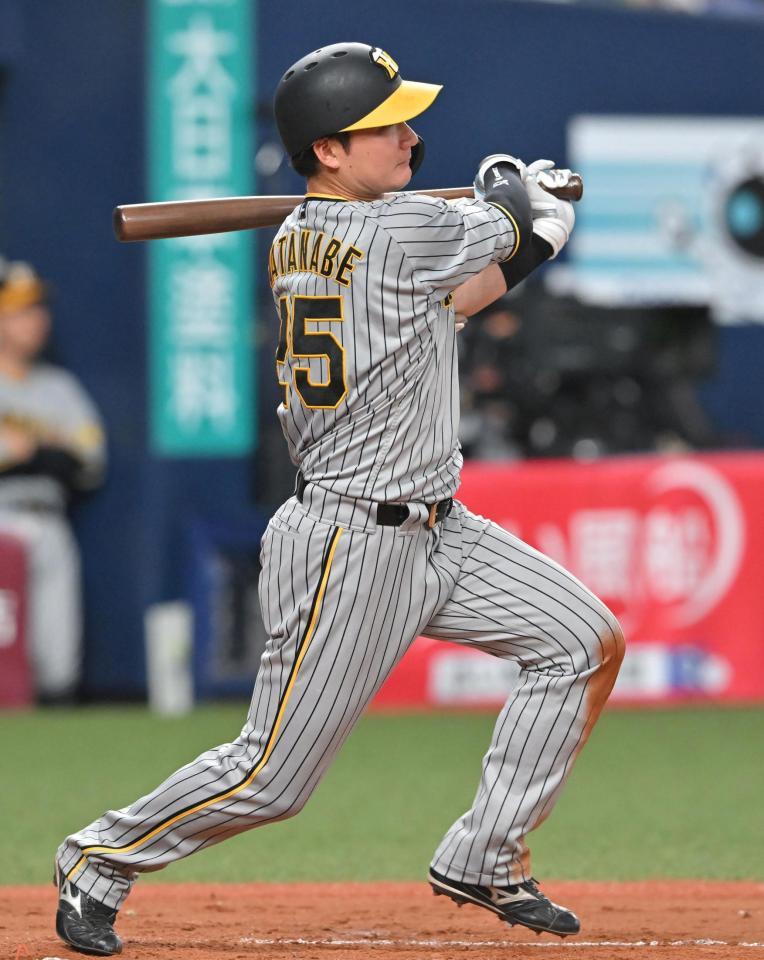 　４回、中前打を放つ渡辺