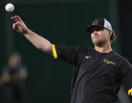 　１軍に合流したノイジー（撮影・田中太一）