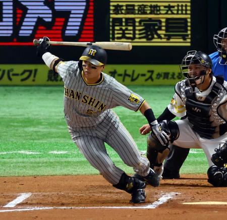阪神　１７イニングぶりの得点　４番・佐藤輝が二塁打で好機拡大　前川の内野ゴロ間に１点挙げる