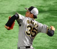 　キャッチボールする才木（撮影・山口登）