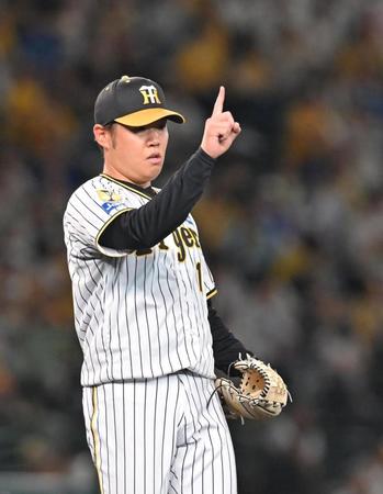 　７回、筒香を空振り三振に仕留めた西勇（撮影・北村雅宏）