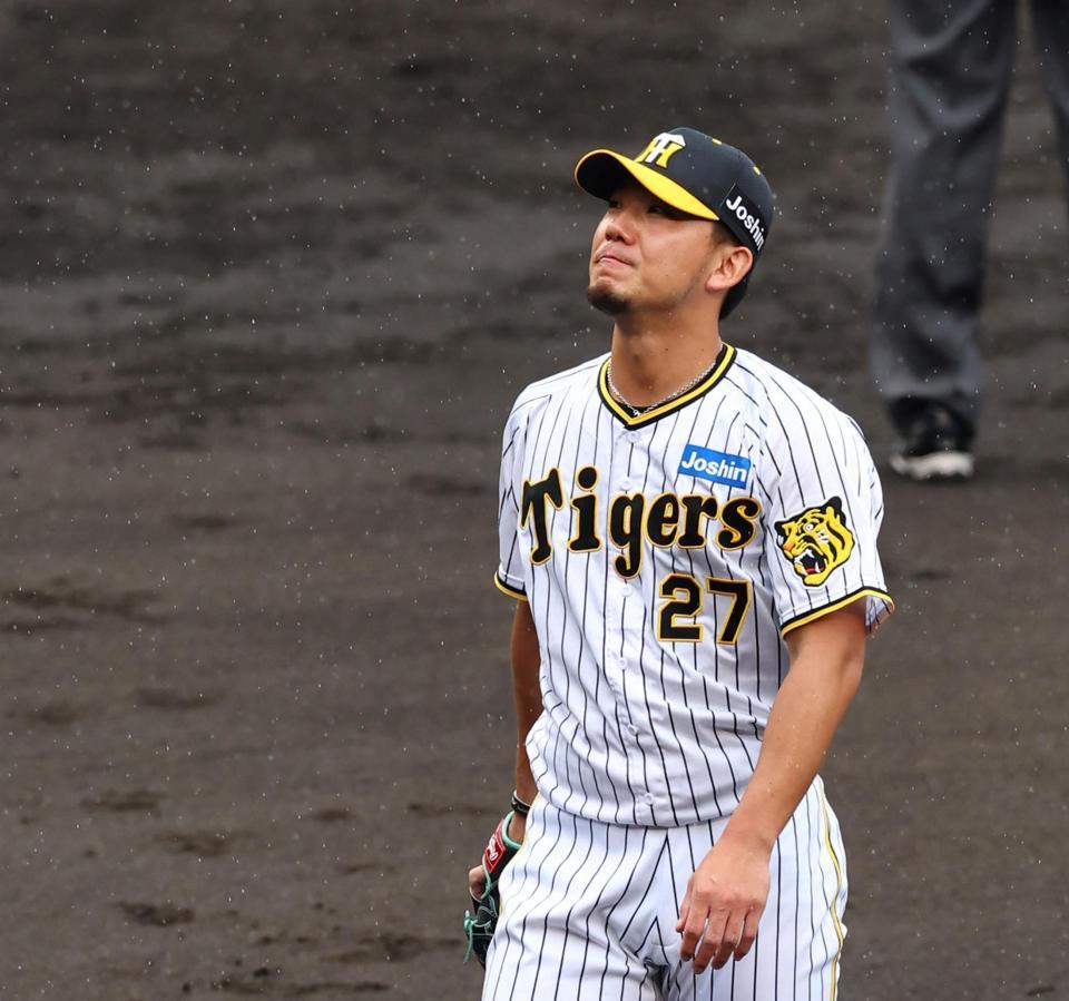 　３回、オースティンに３ランを許し、渋い表情を見せる伊藤将（撮影・山口登）