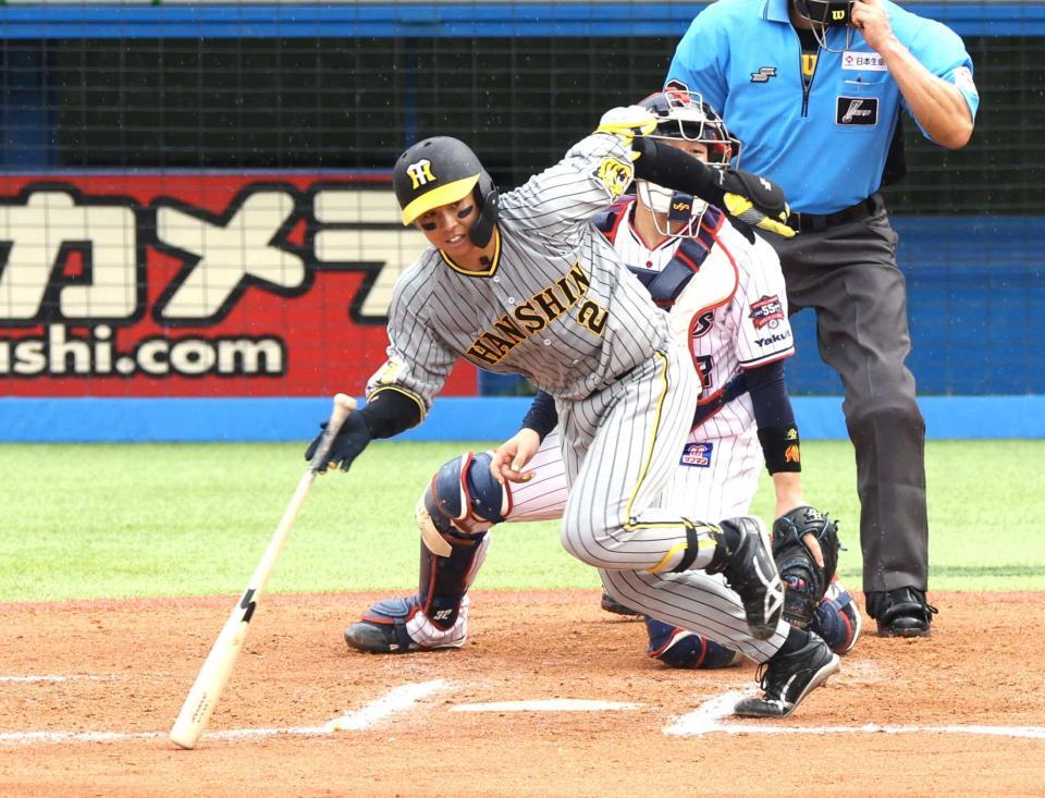 　６回、適時打を放つ梅野（撮影・金田祐二）