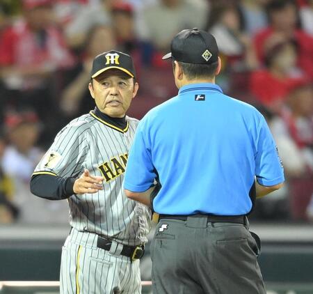 広島側要求のリクエストのプレーに阪神・岡田監督からも“抗議”　二塁上のプレーを巡って
