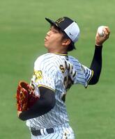 　キャッチボールする才木（撮影・山口登）