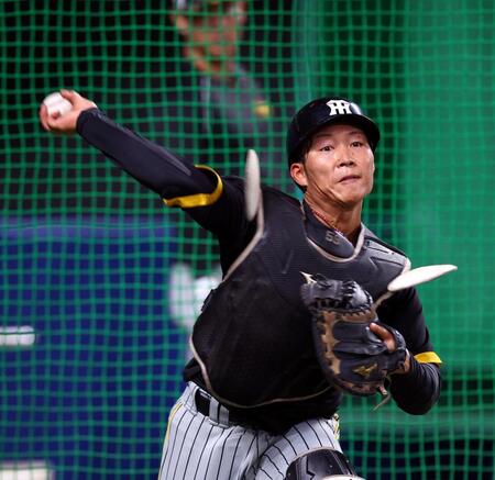 　１軍に合流し、練習する藤田（撮影・山口登）