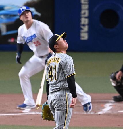 　２回、細川に２ランを浴びる村上（撮影・飯室逸平）