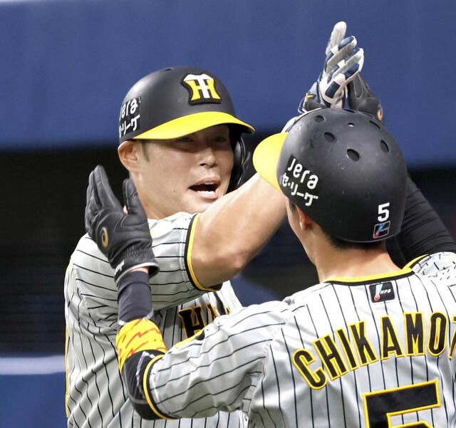 阪神・原口 さすが代打の神様！延長V撃！連敗止めた 「必死のパッチ