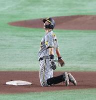 　５回、大山の時、けん制でアウトになりがっくりの二走・野口（撮影・金田祐二）