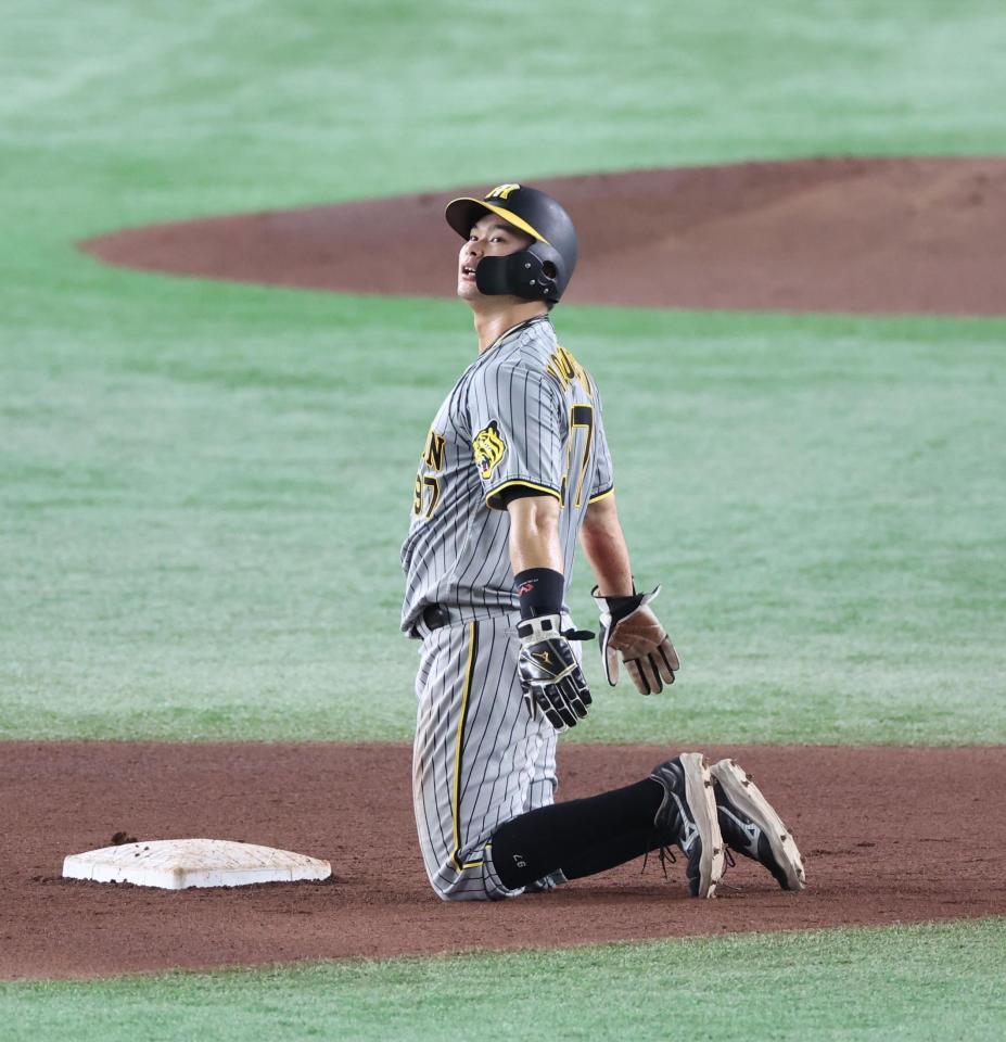 　５回、大山の時、けん制でアウトになりがっくりの二走・野口（撮影・金田祐二）