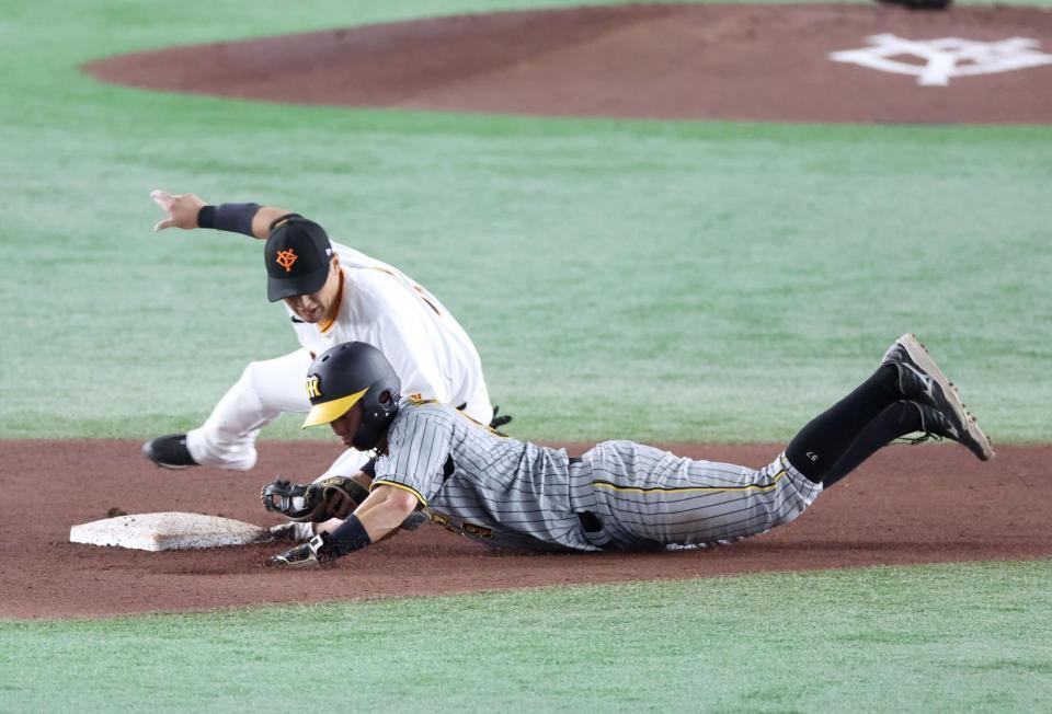 　５回、大山の時、けん制でアウトになる二走・野口（撮影・金田祐二）