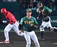 　８回、石原を遊ゴロに斬る石黒（撮影・飯室逸平）