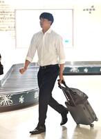 　北海道に到着した才木（撮影・立川洋一郎）