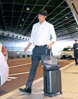 　北海道に到着した才木（撮影・立川洋一郎）