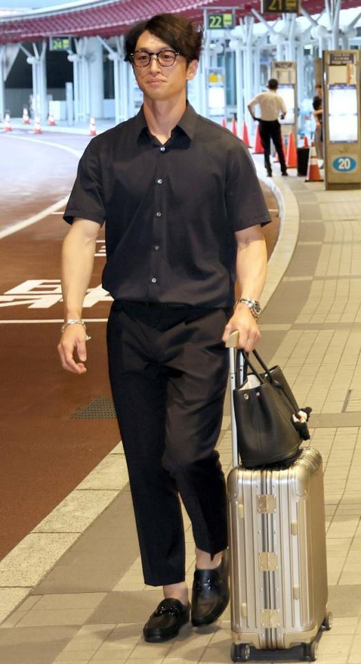 　北海道に到着した近本